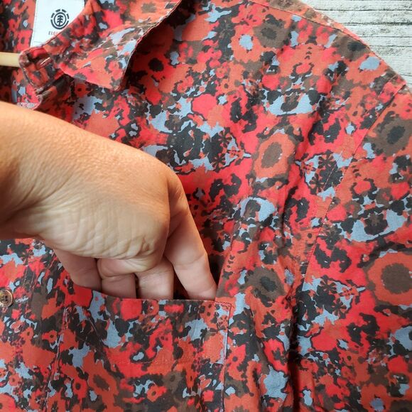 Element Short Sleeve Button Up Red Splatter Shirt Size Large NWT - Picture 2 of 8